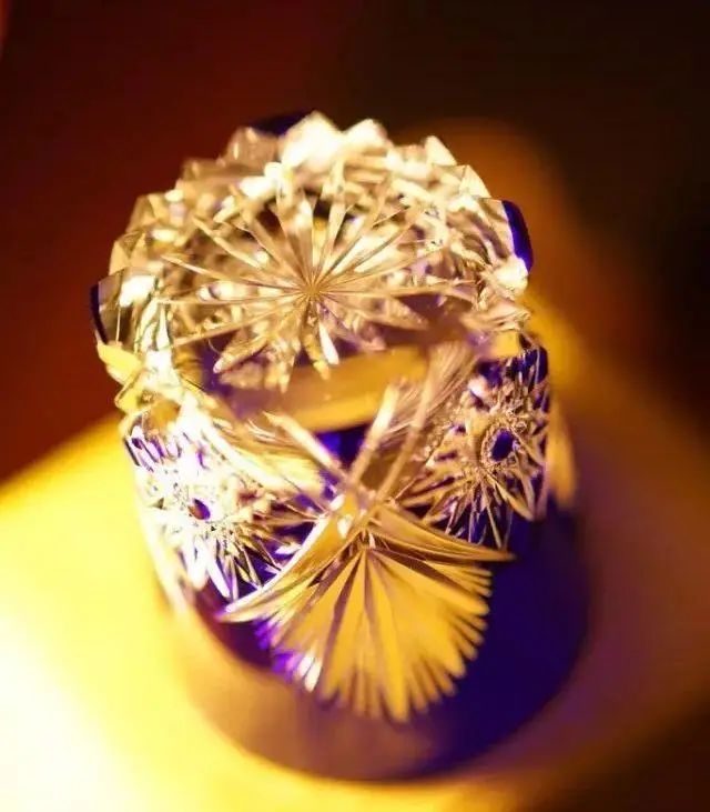 江户切子，走进如钻石般绚丽的琉璃光影