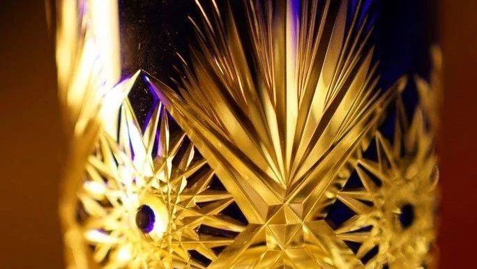 江户切子 - 玻璃切割的艺术