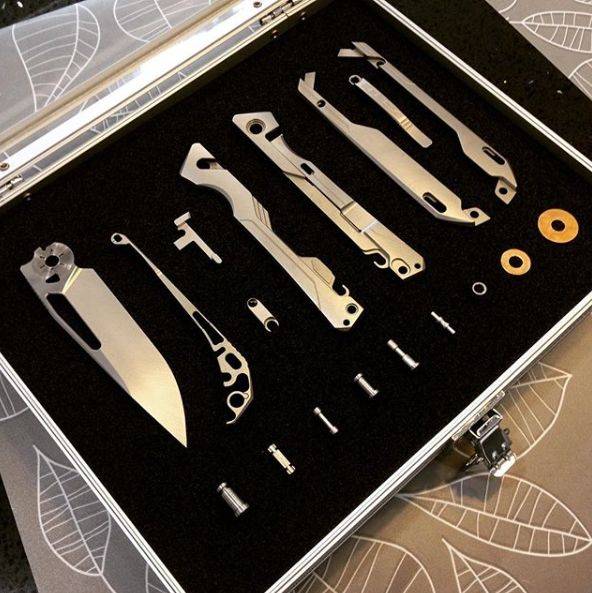 Snecx - 折刀中的变形金刚