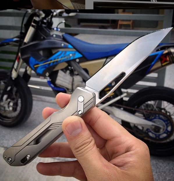 Snecx - 折刀中的变形金刚