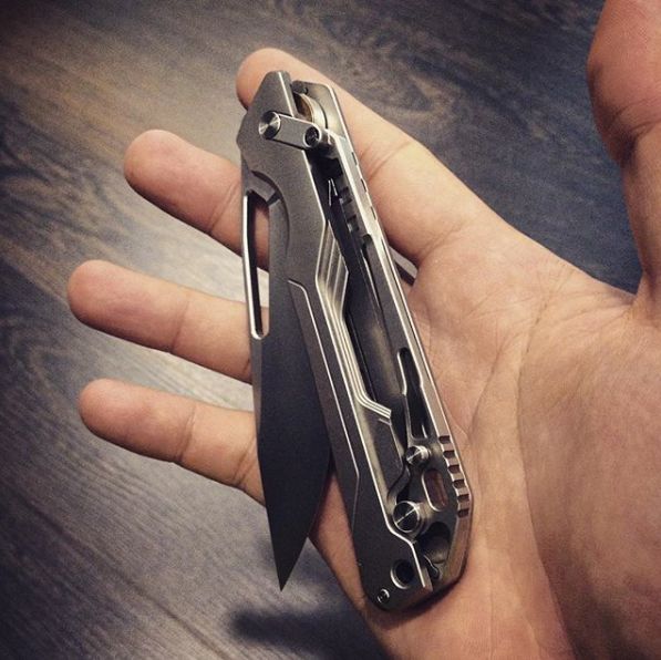 Snecx - 折刀中的变形金刚