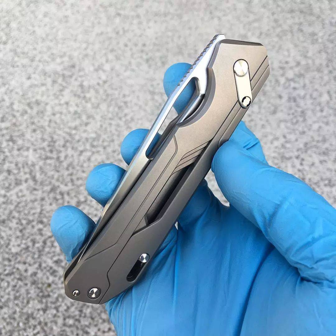 Snecx - 折刀中的变形金刚