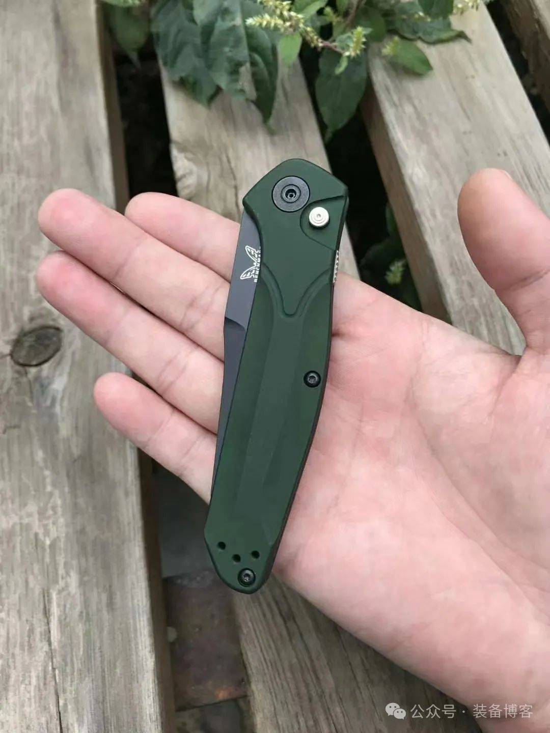 Benchmade蝴蝶9400BK：经典续作，实用快开