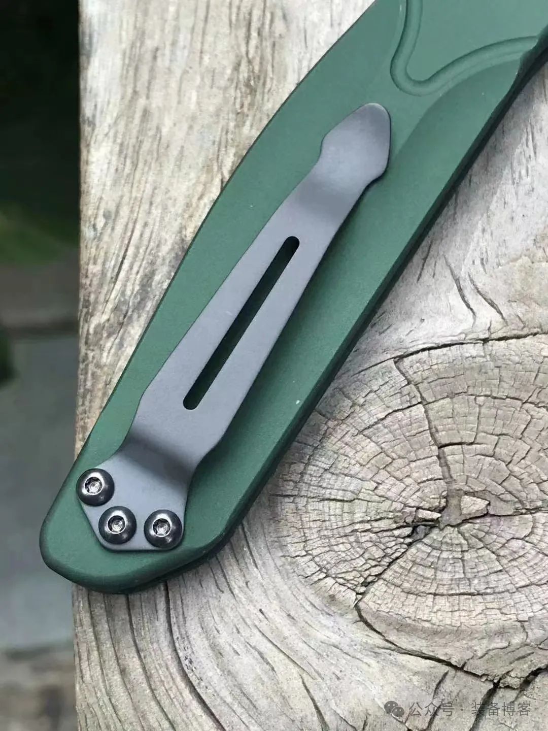 Benchmade蝴蝶9400BK：经典续作，实用快开