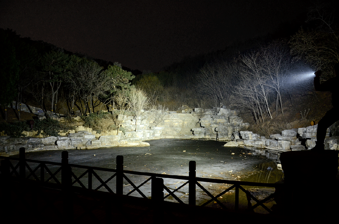 新品测评 | 夜战先锋！一万流明专业战术搜索手电TA31 - 装备博客