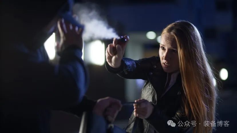害人之心不可有，防人之心不可无，保护自己，安全出行；男女均可携带的有效防卫方式 - 装备博客