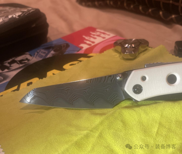 低预算便可以获得天才设计师Snecx设计的作品，确定不来一个？