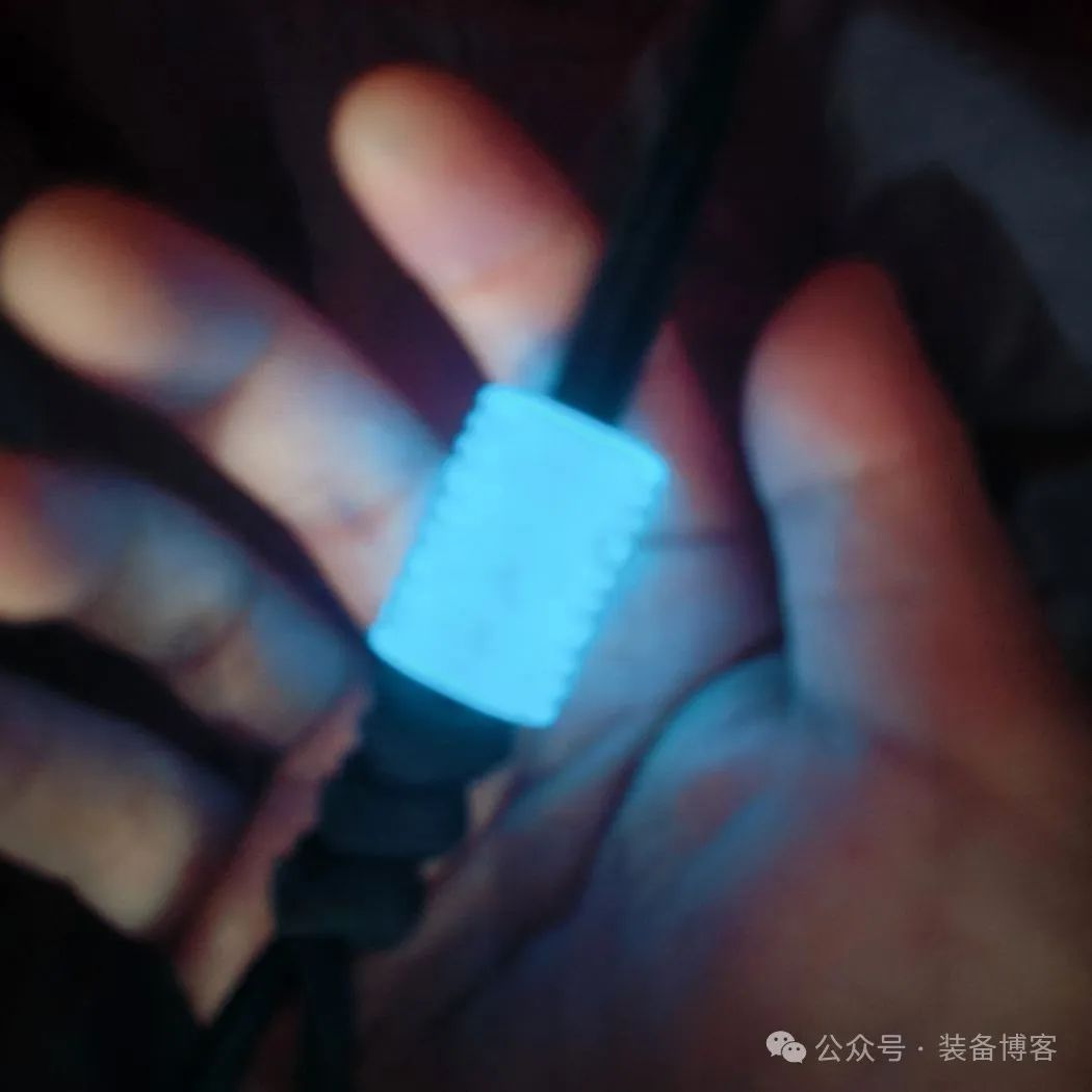 轻巧时尚，树脂刀坠——刀具的完美伴侣