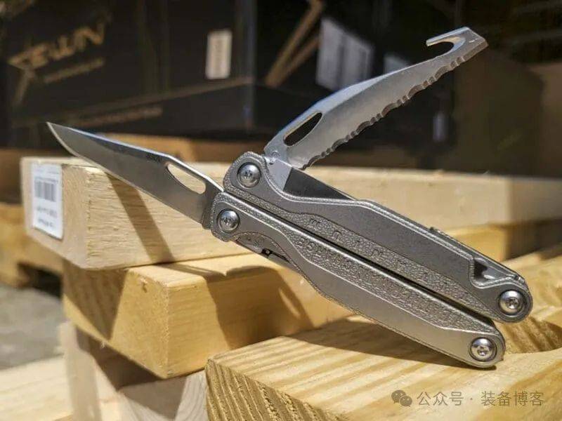Leatherman Charge+ TTI:大小工作,一机搞定 Leatherman Charge+ TTI:大小工作,一机搞定