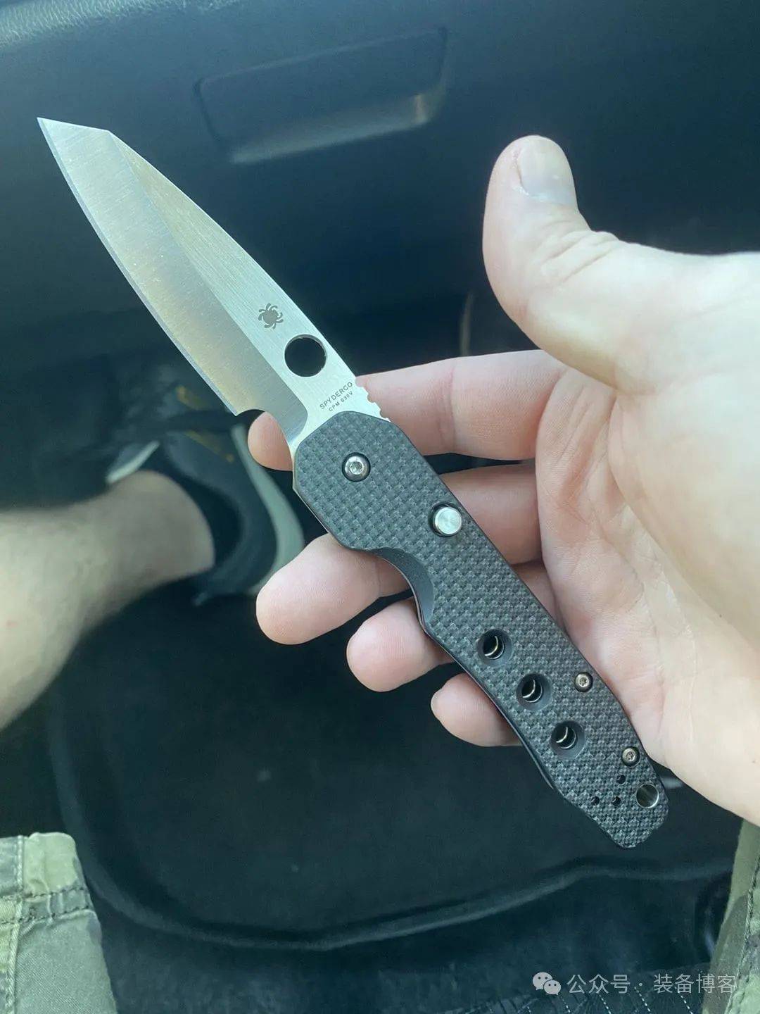 Spyderco Smock 体验来自蜘蛛公司的前置背鳍快开 - 装备博客 Spyderco Smock 体验来自蜘蛛公司的前置背鳍快开 - 装备博客