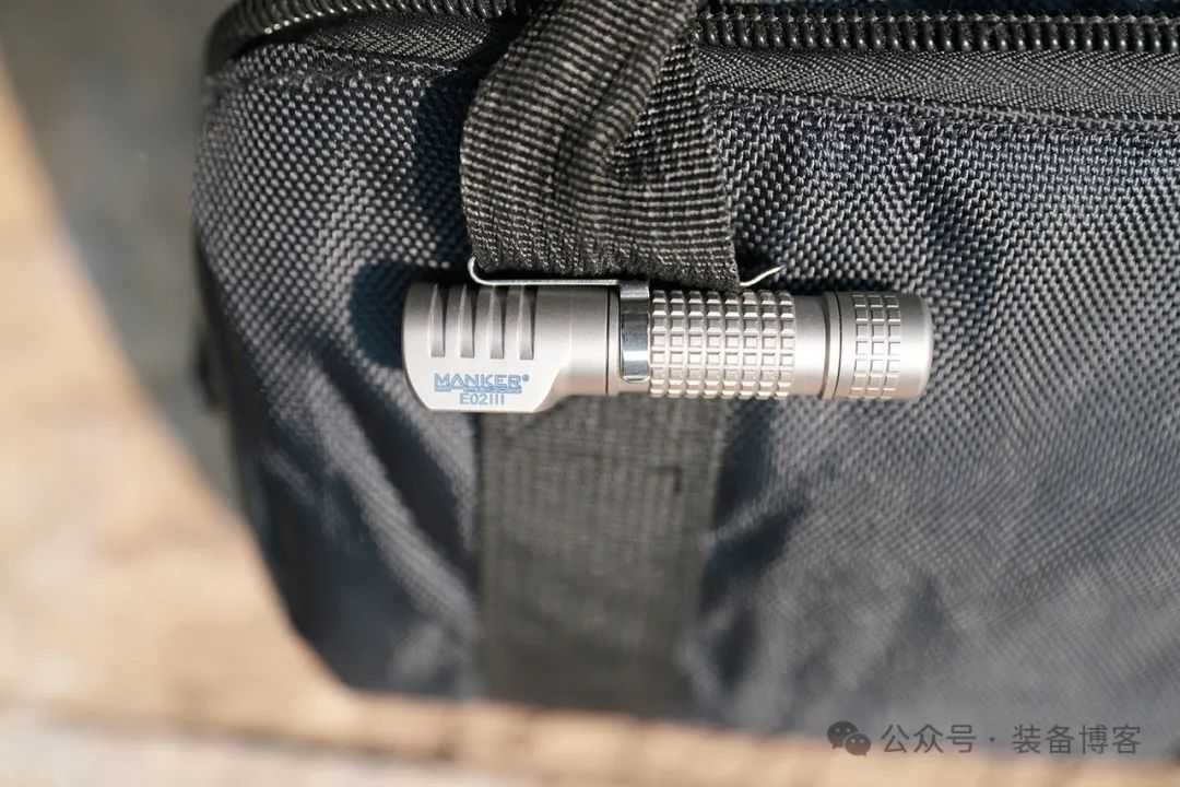 Mankerlight E02 III Ti - 钛金属日常携带手电筒 Mankerlight E02 III Ti - 钛金属日常携带手电筒