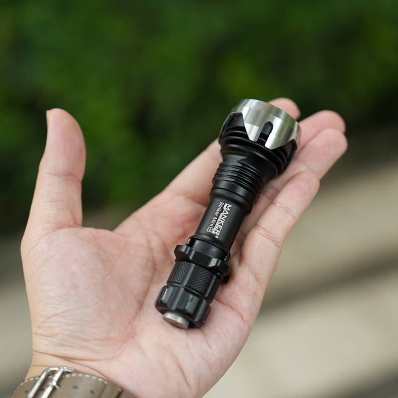 🤝Mankerlight Striker Mini多功能远射战术EDC强光小手电筒 黑色 含电池 369