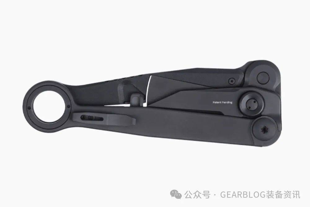 CRKT 在SHOT展会中推出无鞘变形斧头