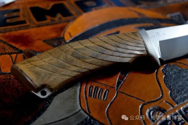 花田洋 根:ZDP-189钢与手工艺术的终极收藏 - 装备博客 花田洋 根:ZDP-189钢与手工艺术的终极收藏 - 装备博客