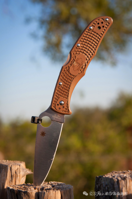 Spyderco C10:经典战术折刀的永恒魅力 - 装备博客 Spyderco C10:经典战术折刀的永恒魅力 - 装备博客