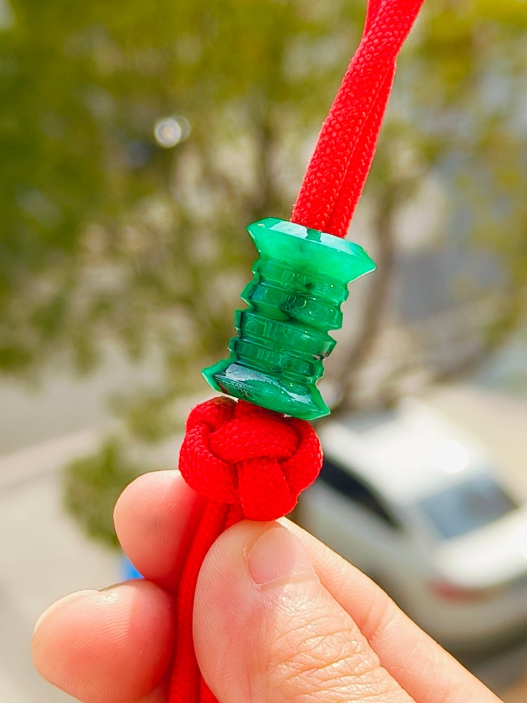 SSD工作室 绿黑树脂刀坠