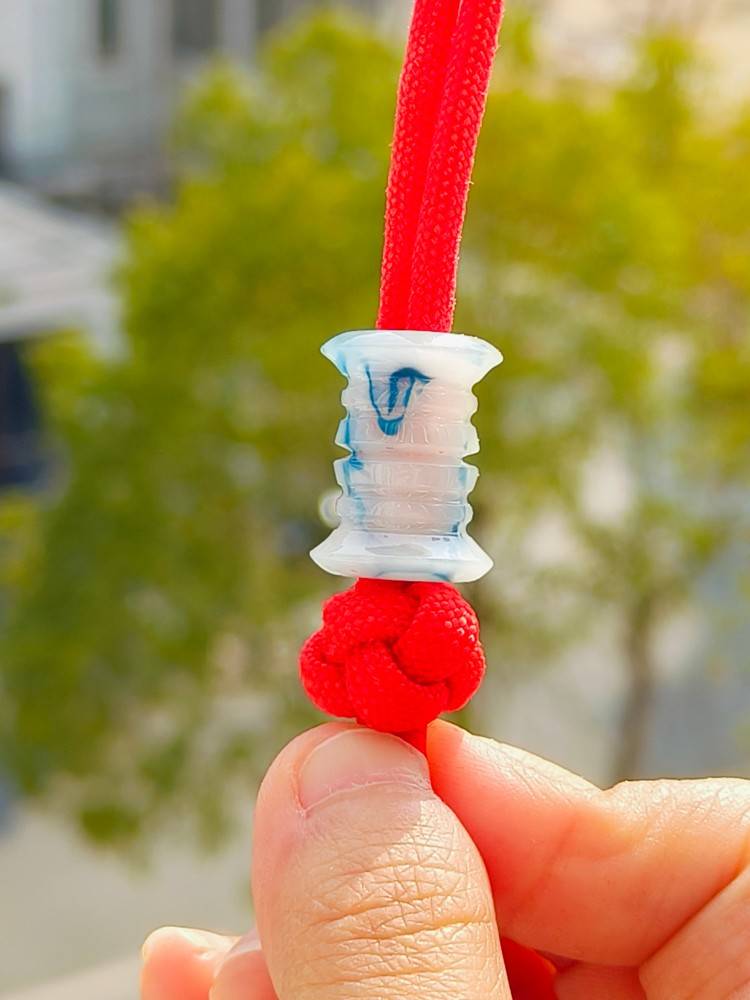 SSD工作室 白蓝树脂刀坠