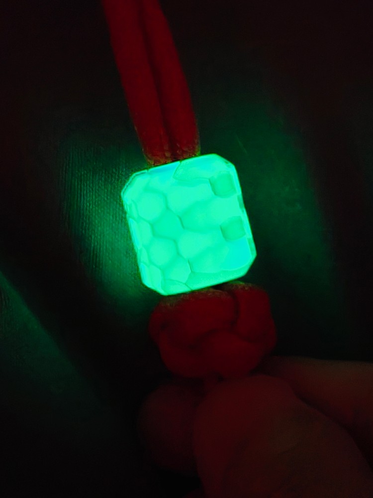 SSD工作室 夜光蓝色树脂刀坠蜂窝纹网纹