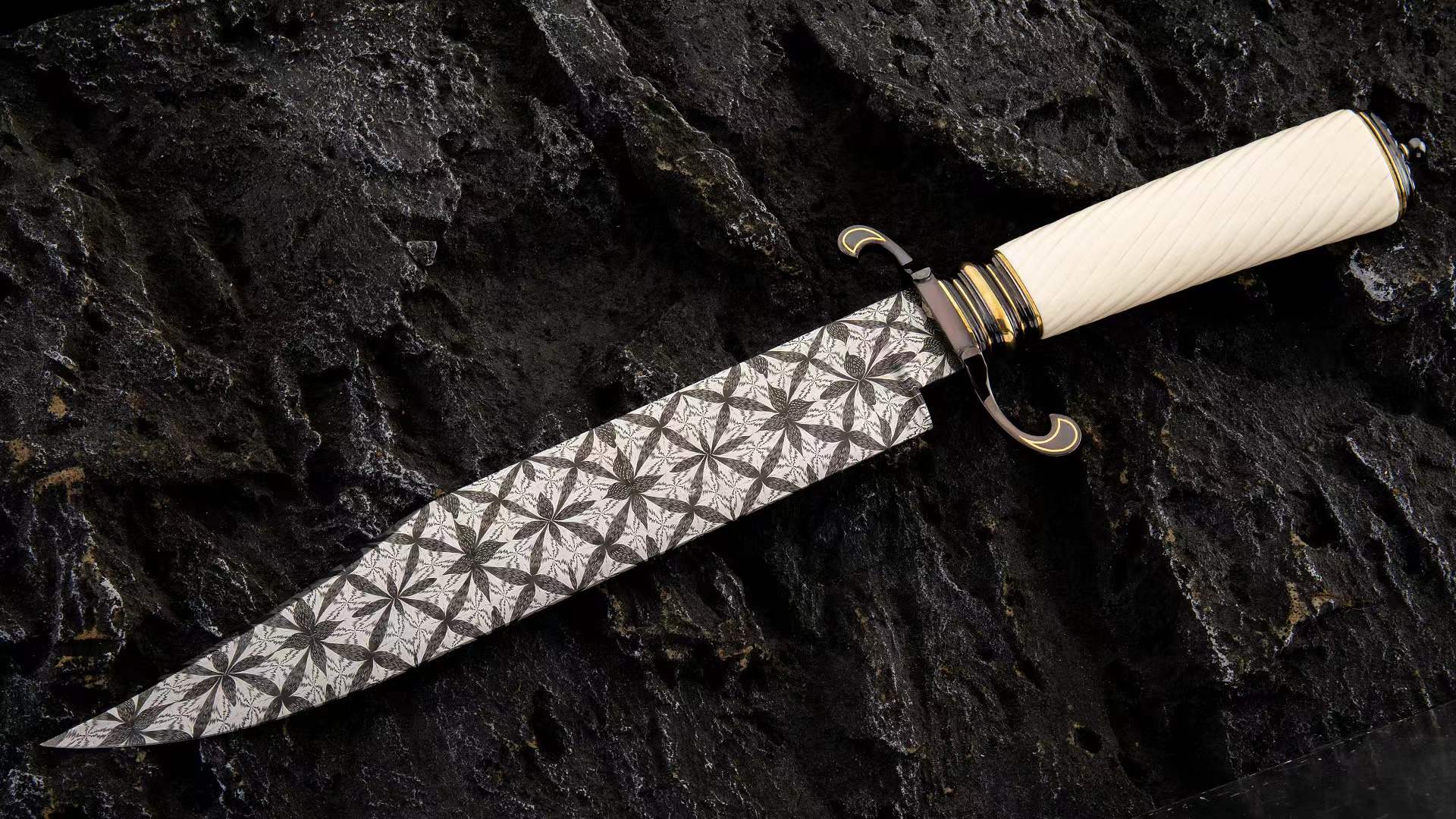 拉斐尔.吉斯泽维斯基 金色年华 大马士革钢 艺术刀剑