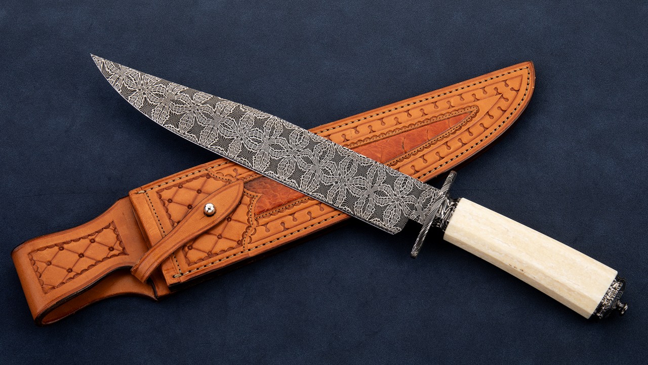 巴西名匠丹尼尔.罗索伦 花海迷宫 大马士革钢 化石海象牙柄 艺术刀剑