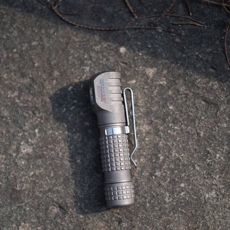 🤝Mankerlight E02 III 钛合金L型拐角强光小手电筒 钛石洗 含电池 560流明 368