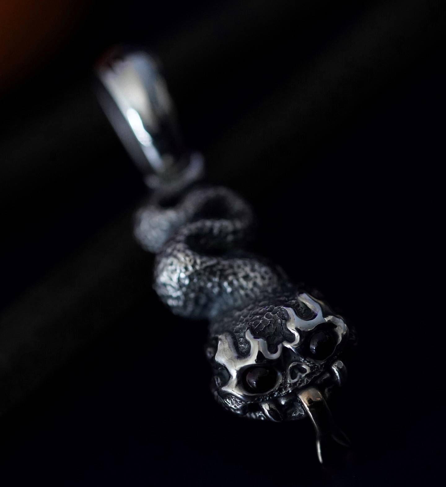 Phaseobjects Snake Pendant 俄罗斯过去是蛇形吊坠