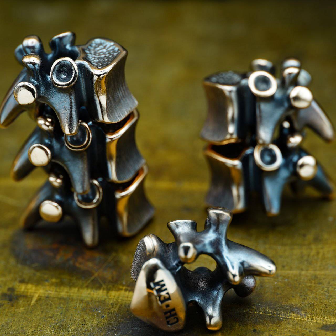 Cpprhd beads 俄罗斯铜斑蛇脊骨刀坠 三个一组