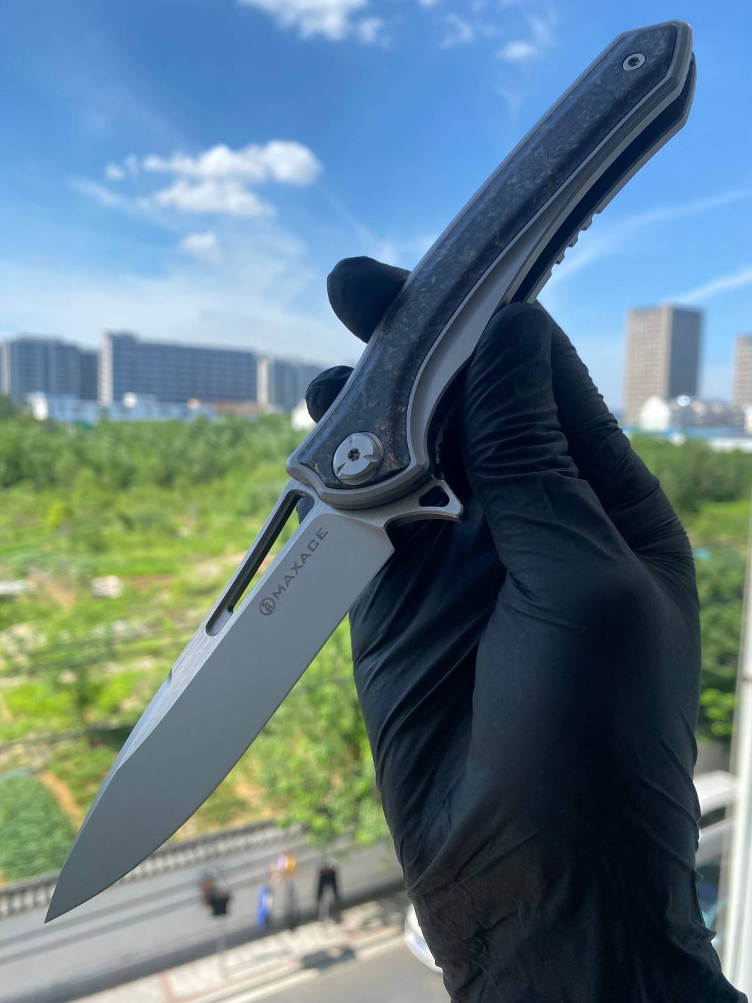 🚫  Maxace Knives 琥珀三代 M390钢 钛合金柄镶嵌碳纤维 MCA301 1680