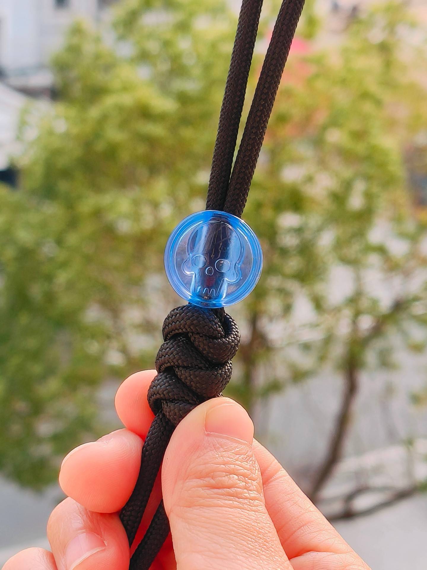 SSD工作室 白色树脂刀坠骷髅挂件 半透明蓝色 35